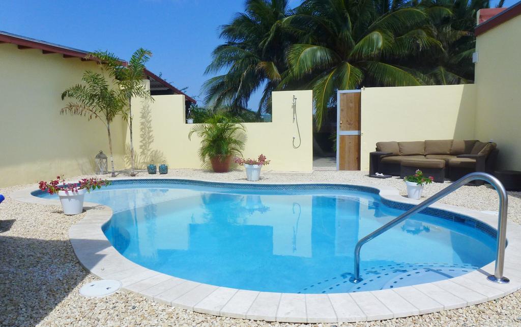 Апартаменти Bubali Gardens Palm Beach Номер фото